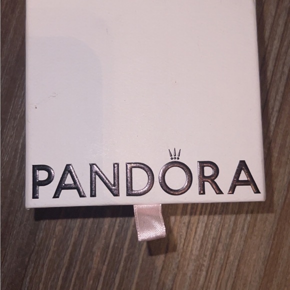 Rose gold Pandora bracelet with pendant of hearts that’s say i love you - Picture 3 of 5